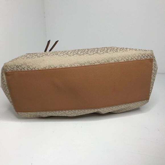 Tommy Hilfiger Monogram Beige Tote Bag - Picture 6 of 8